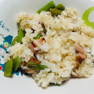 ベーコンとアスパラガスの炒飯